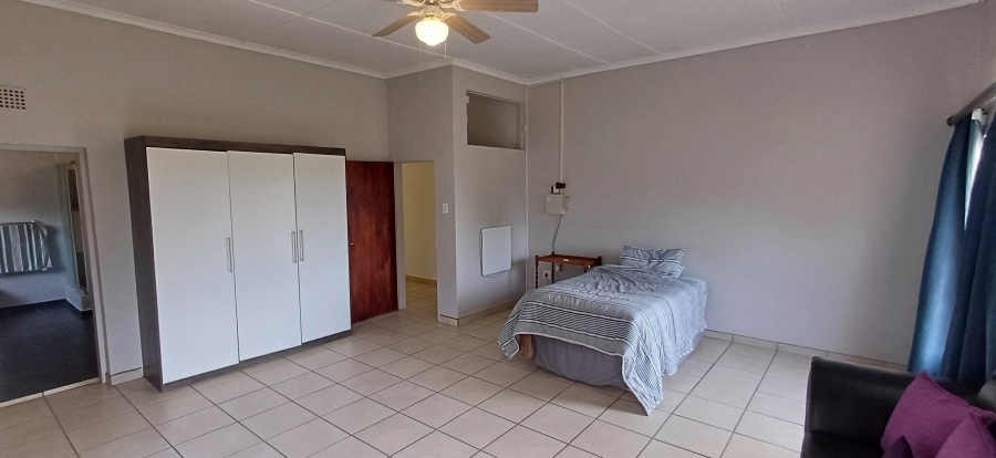 7 Bedroom Property for Sale in Harpington A H North West